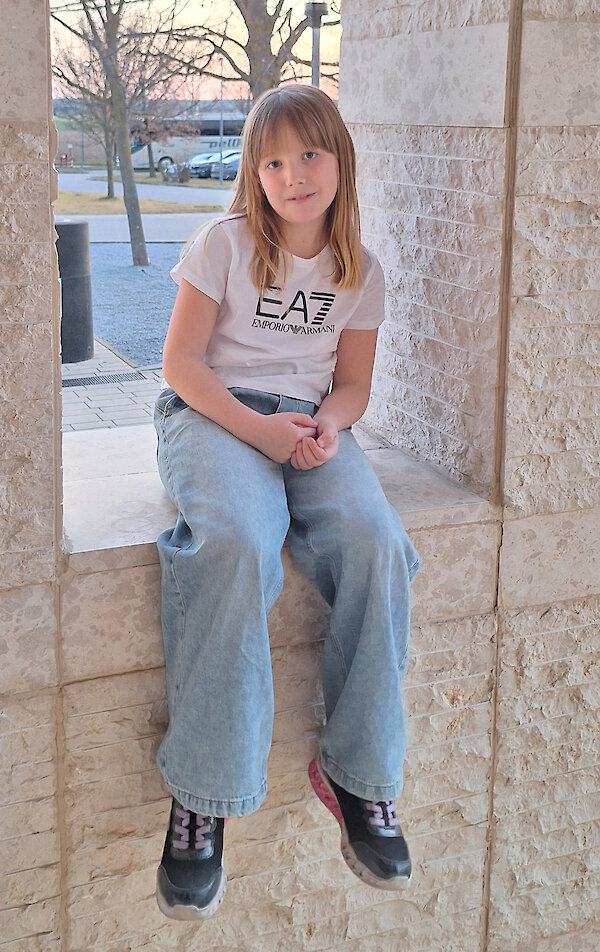 Mia R