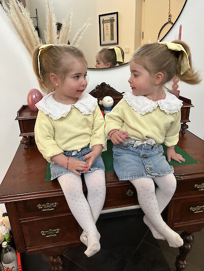 Charlotte und Ella F