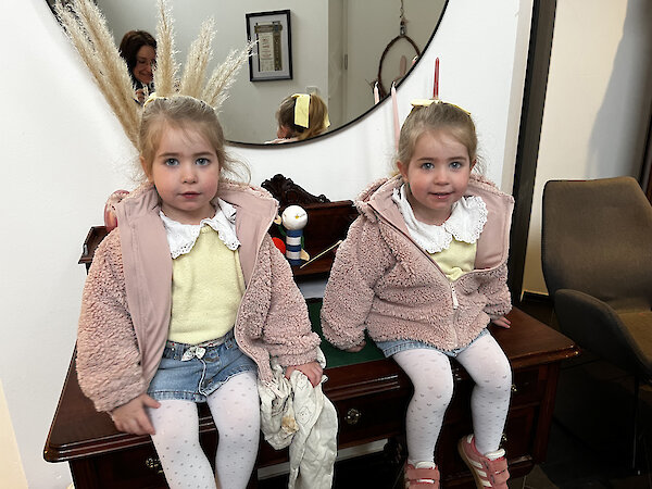 Charlotte und Ella F