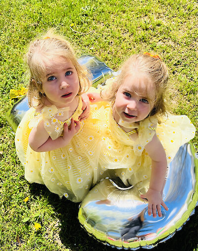 Charlotte und Ella F