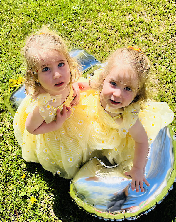 Charlotte und Ella F