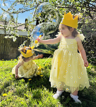 Charlotte und Ella F