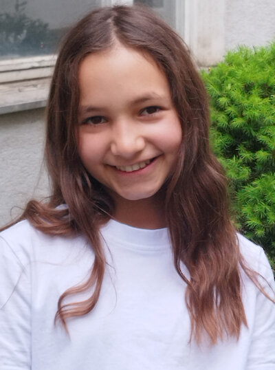 Ava G